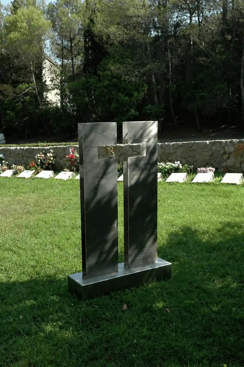Cruz lapida Royal Grave 002
